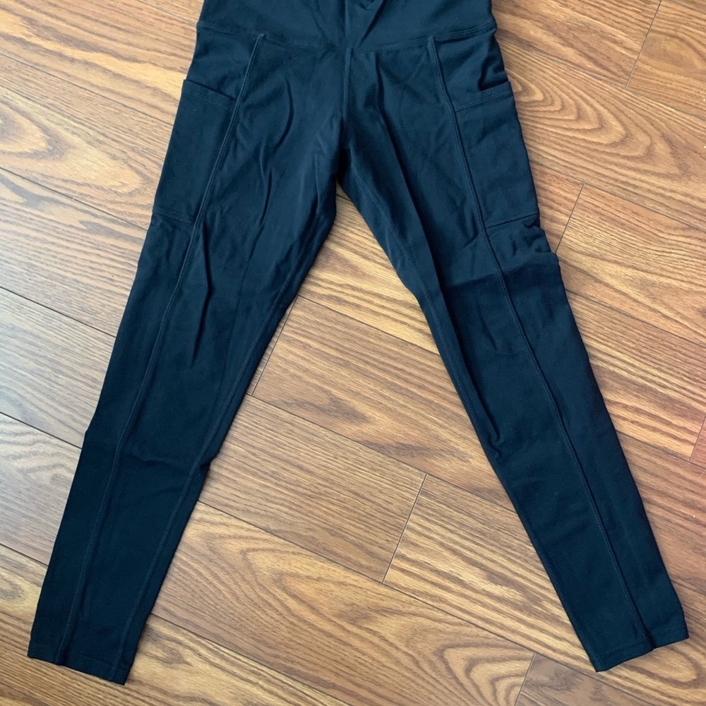 Black leggings